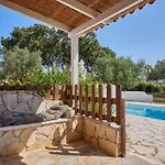 Villa Artemis Periyali *