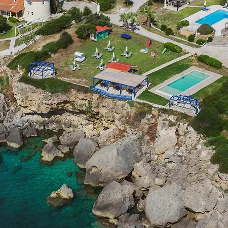 Villa Artemis Periyali *